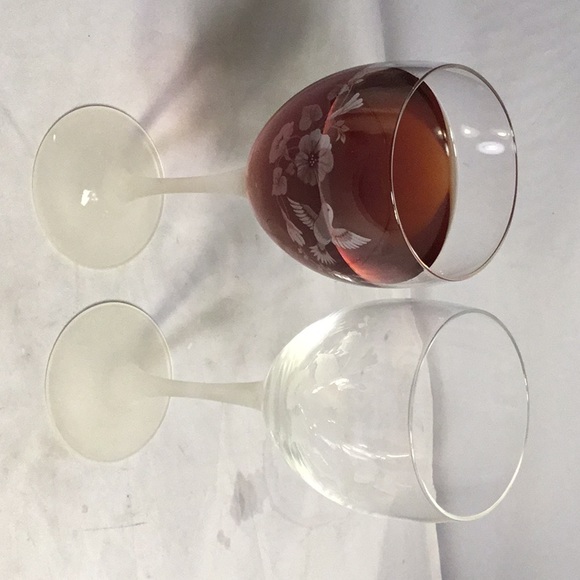 AVON ETCHED HUMMINGBIRD CRYSTAL FROSTED STEMWARE WINE GLASSES - Picture 4 of 4